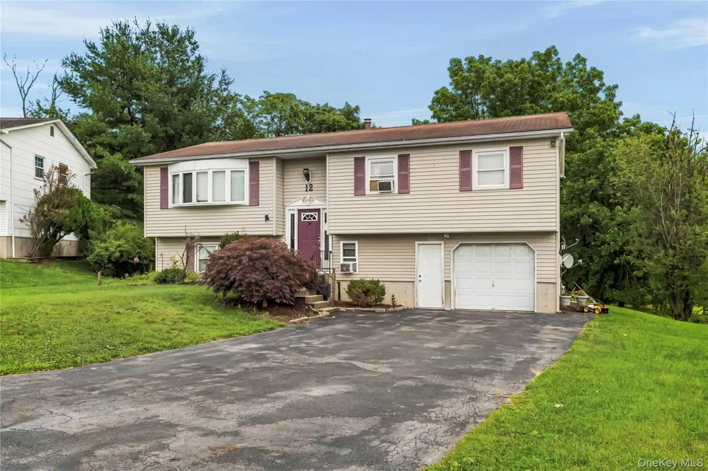 12 Veteran Circle Monroe, NY 10950