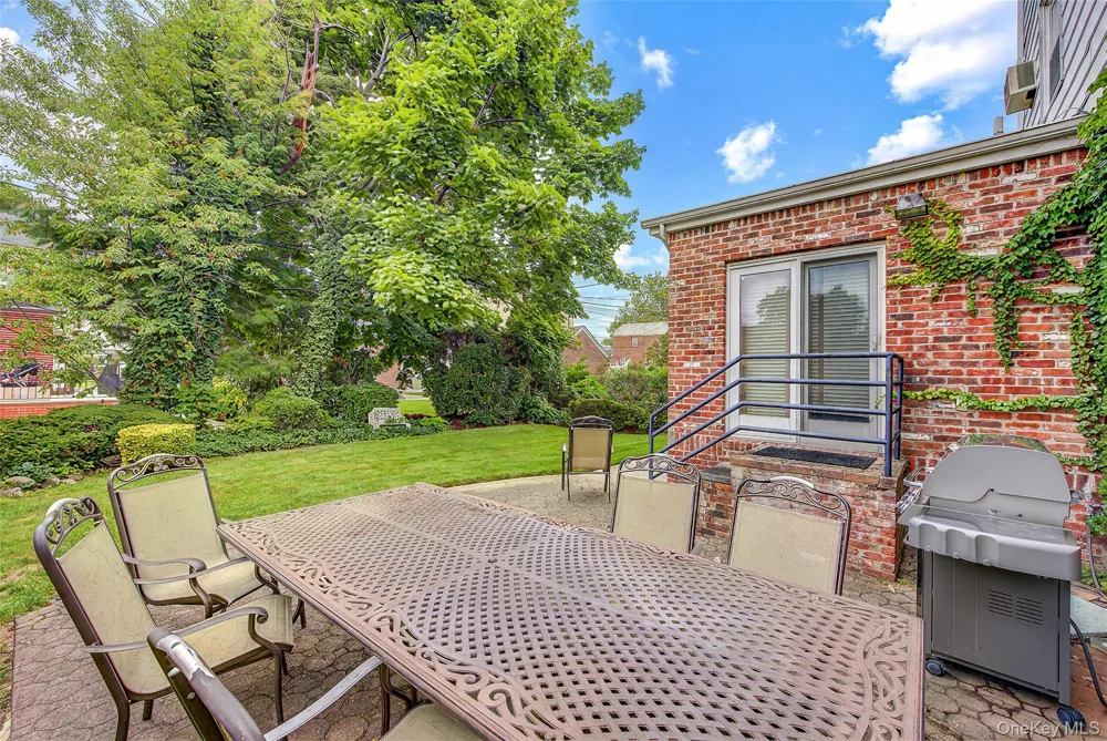 75-12 174th Street Fresh Meadows, NY 11366