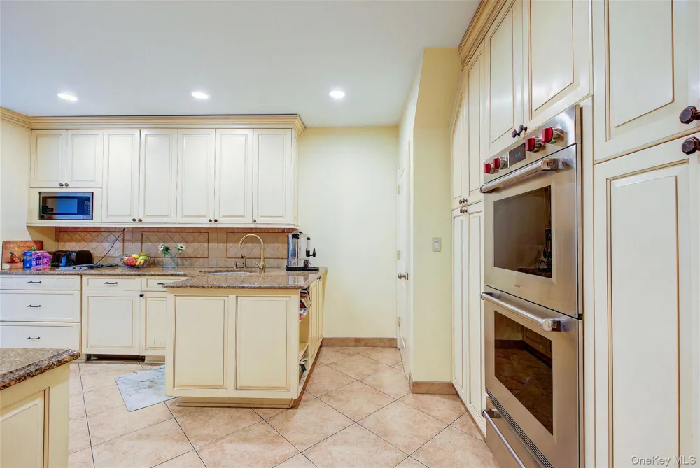 75-12 174th Street Fresh Meadows, NY 11366