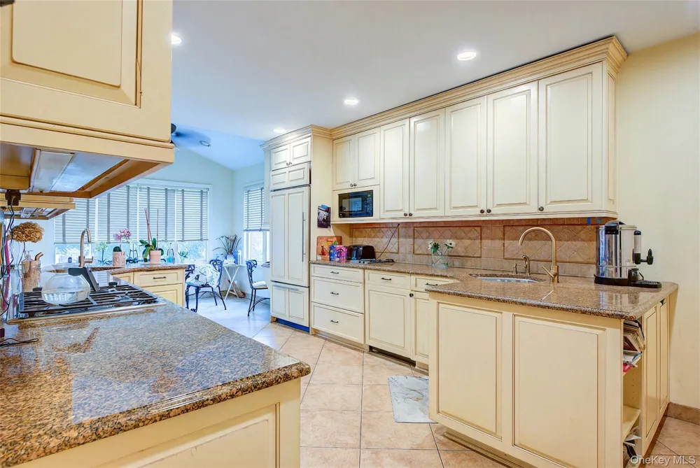 75-12 174th Street Fresh Meadows, NY 11366