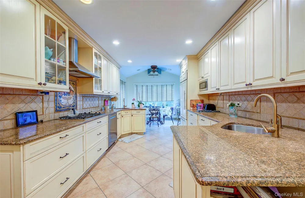 75-12 174th Street Fresh Meadows, NY 11366