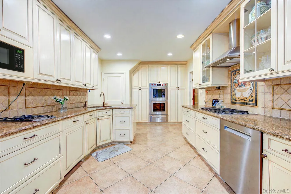 75-12 174th Street Fresh Meadows, NY 11366