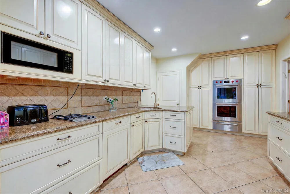 75-12 174th Street Fresh Meadows, NY 11366