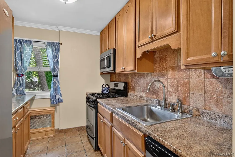 103 Wiltshire Road #D8 Scarsdale, NY 10583