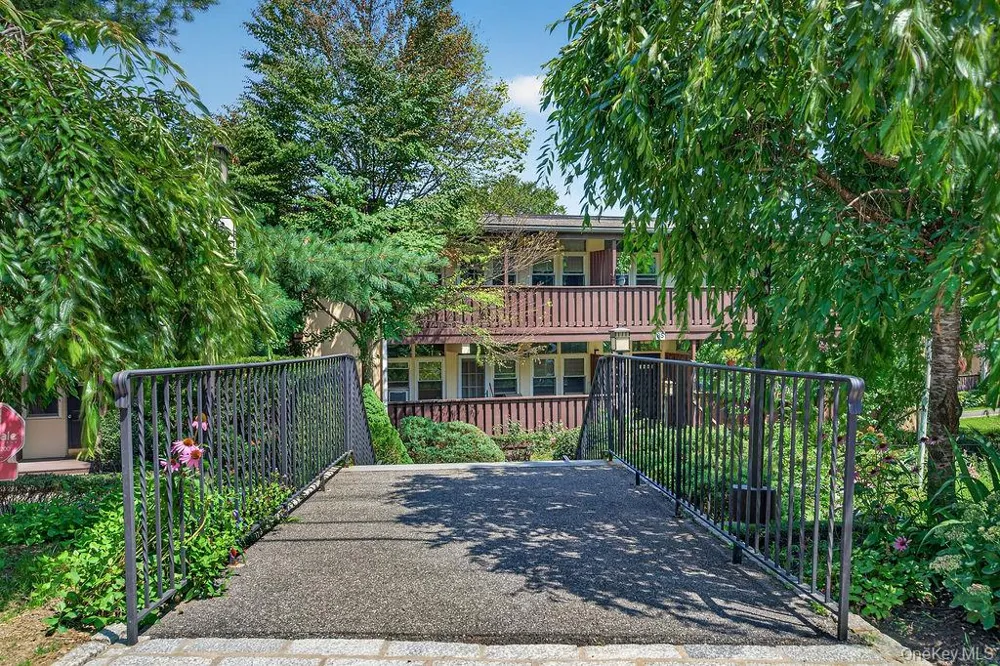 103 Wiltshire Road #D8 Scarsdale, NY 10583
