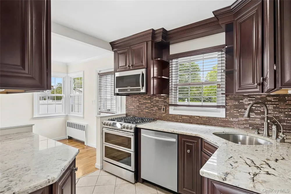 2 Dorset Lane Farmingdale, NY 11735