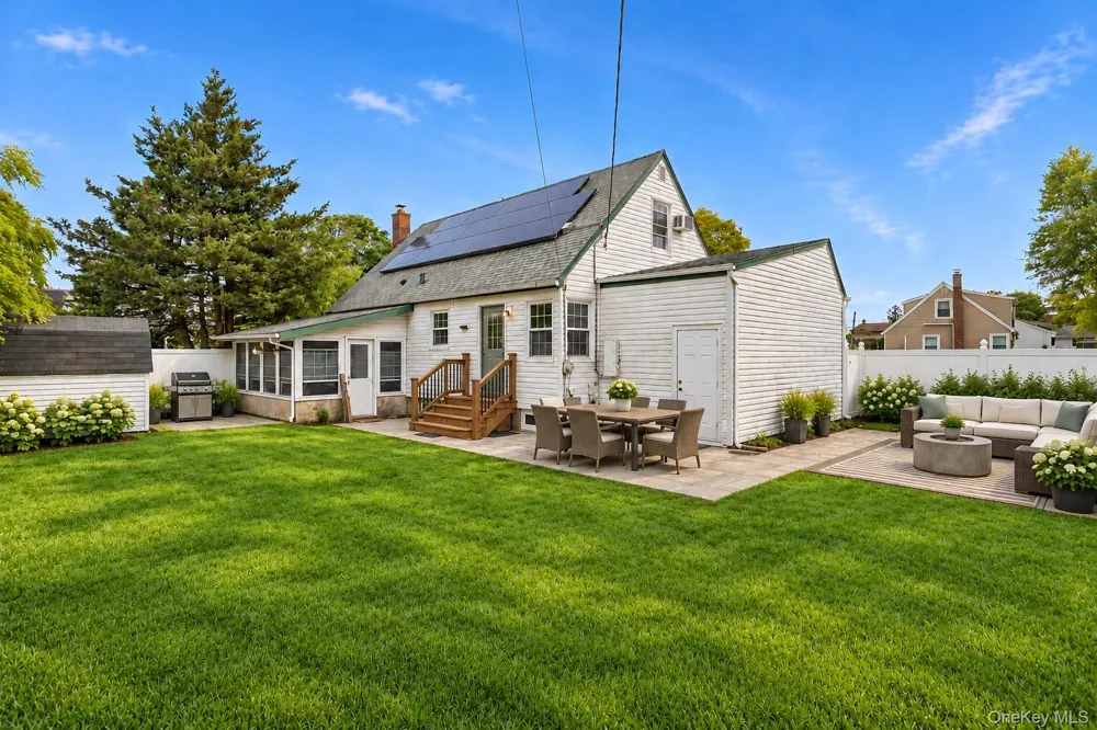 2 Dorset Lane Farmingdale, NY 11735