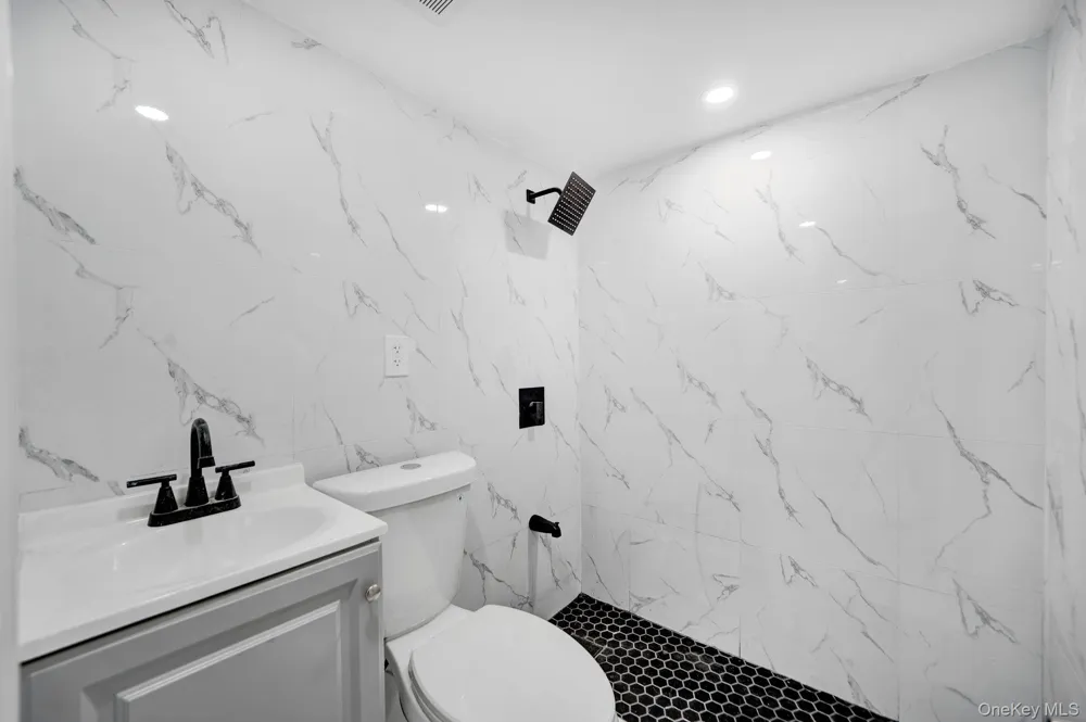 3004 La Salle Avenue Bronx, NY 10461