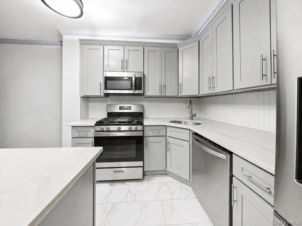 320 E 59th Street Brooklyn, NY 11203