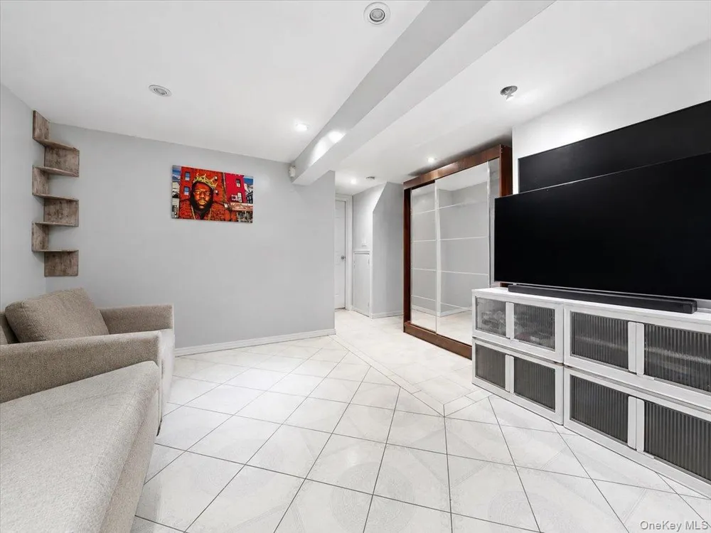 320 E 59th Street Brooklyn, NY 11203