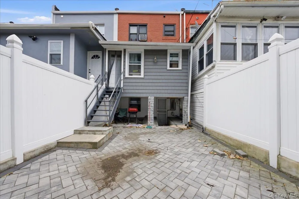 320 E 59th Street Brooklyn, NY 11203