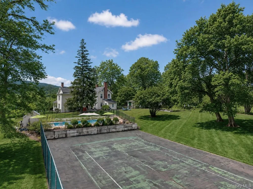 90 Quaker Avenue Cornwall, NY 12518