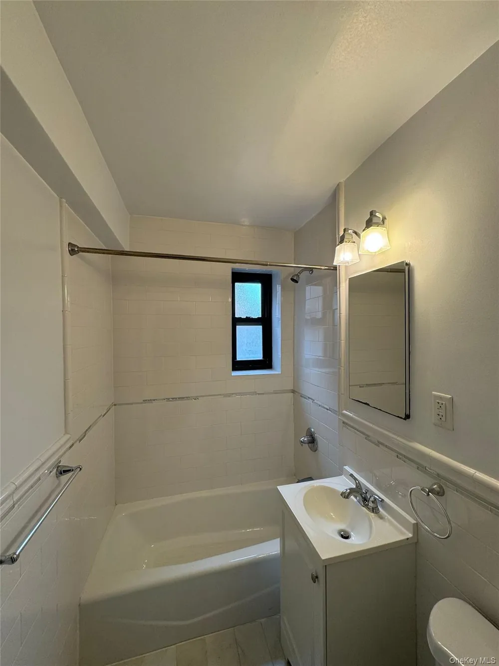 65 Old Mamaroneck Road #4R White Plains, NY 10605