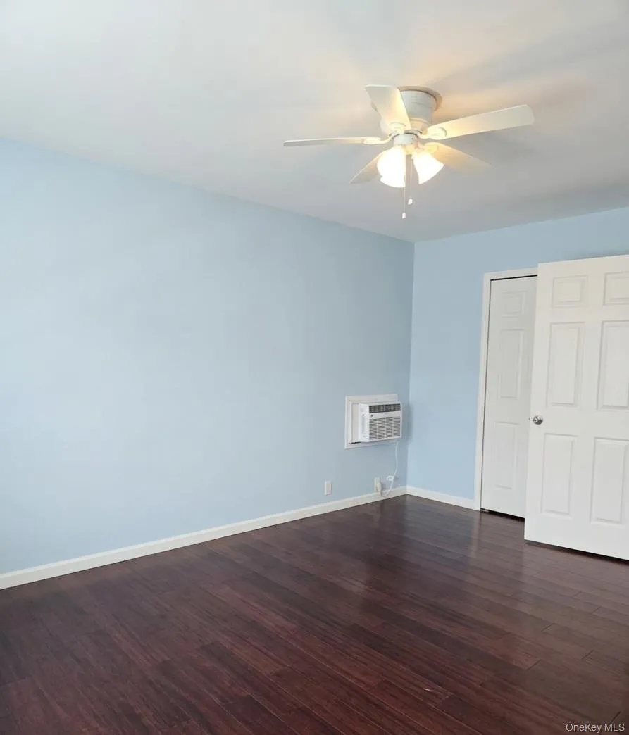 92-10 212th Place Queens Village, NY 11428