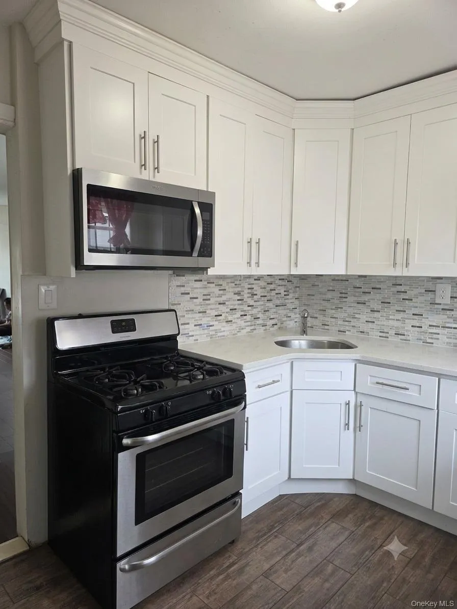 92-10 212th Place Queens Village, NY 11428