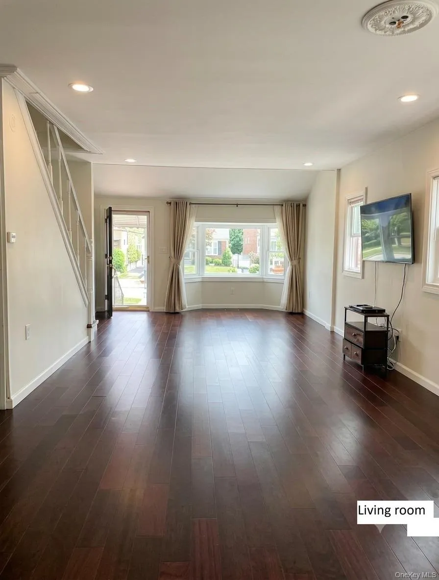 92-10 212th Place Queens Village, NY 11428