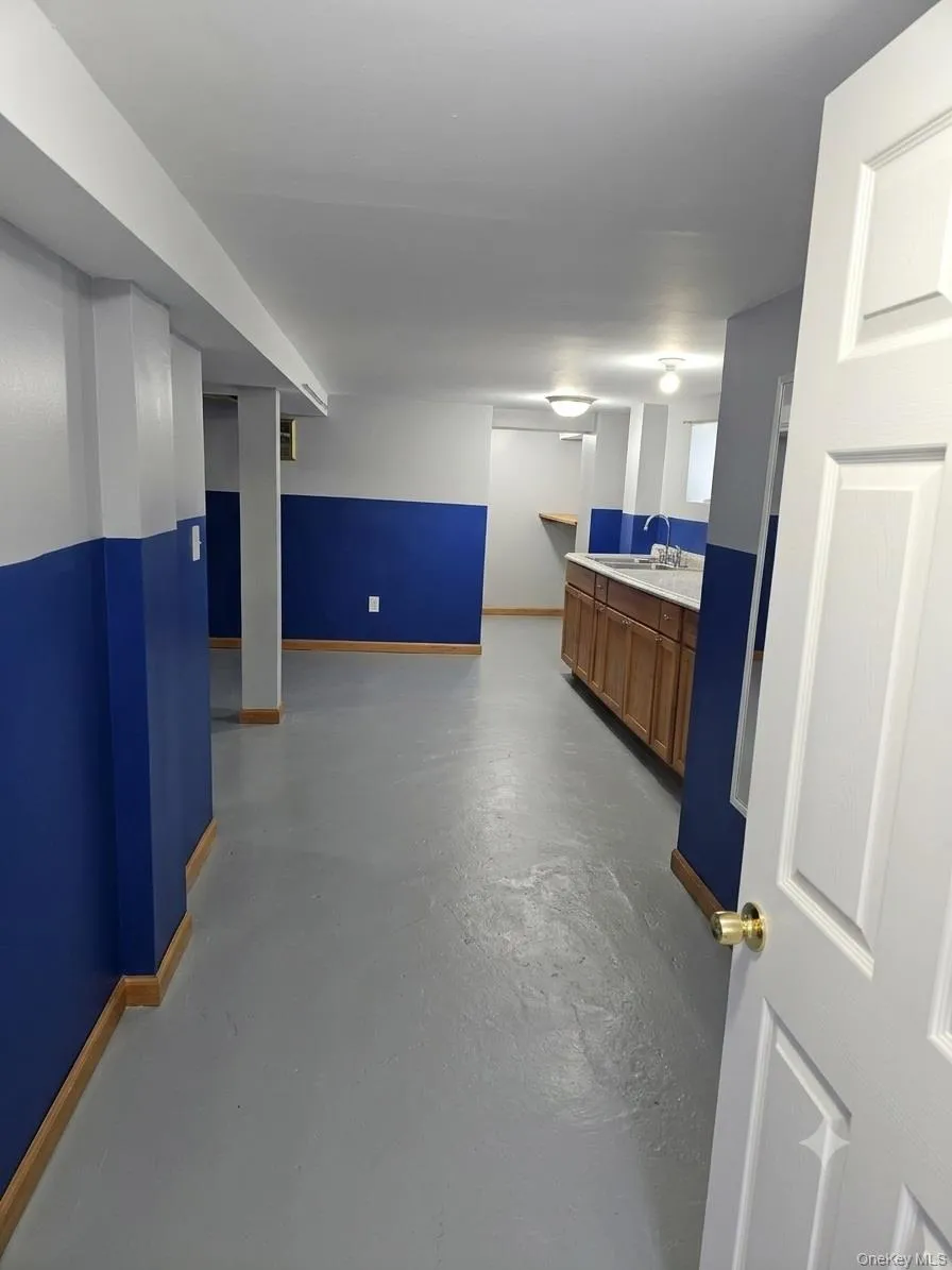 92-10 212th Place Queens Village, NY 11428