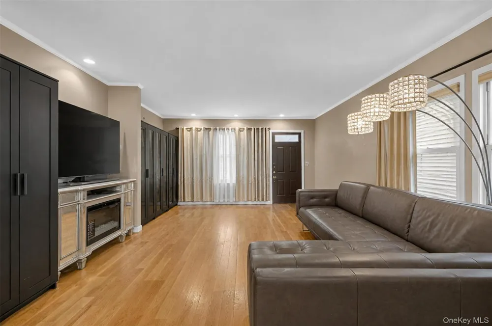 3323 200th Street Bayside, NY 11361