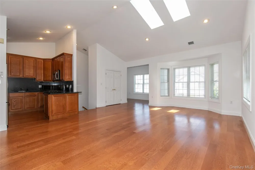46 Miro Place #46 Port Washington, NY 11050