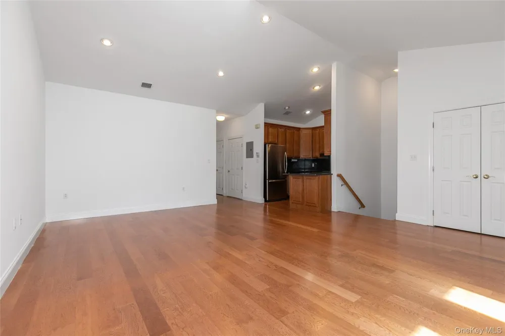 46 Miro Place #46 Port Washington, NY 11050