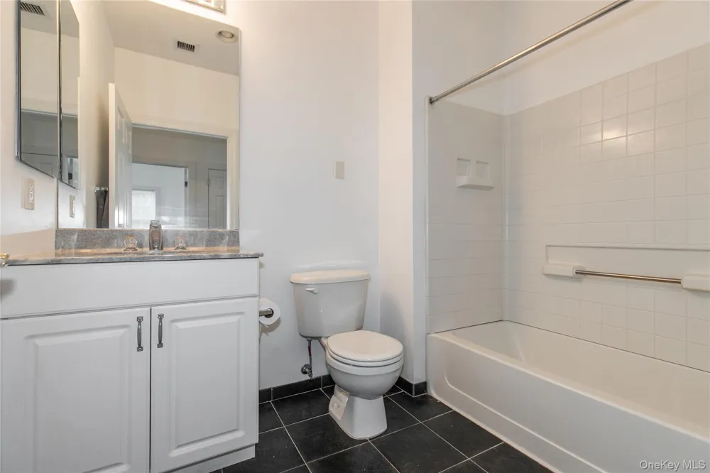 46 Miro Place #46 Port Washington, NY 11050