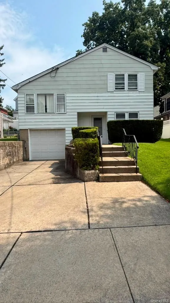 4139 248th Street Little Neck, NY 11363