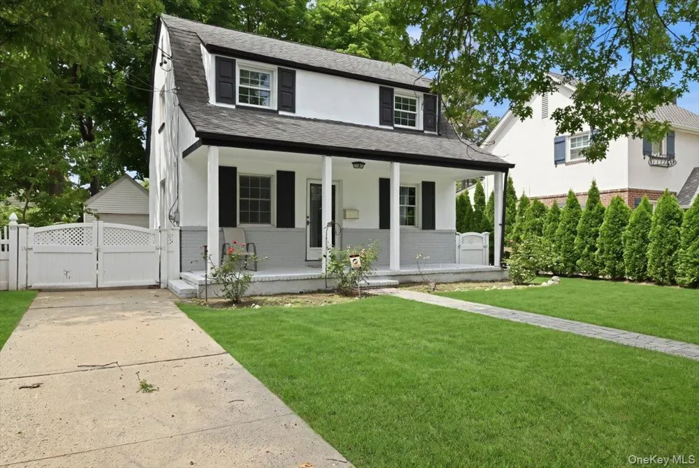 415 Leonard Boulevard New Hyde Park, NY 11040