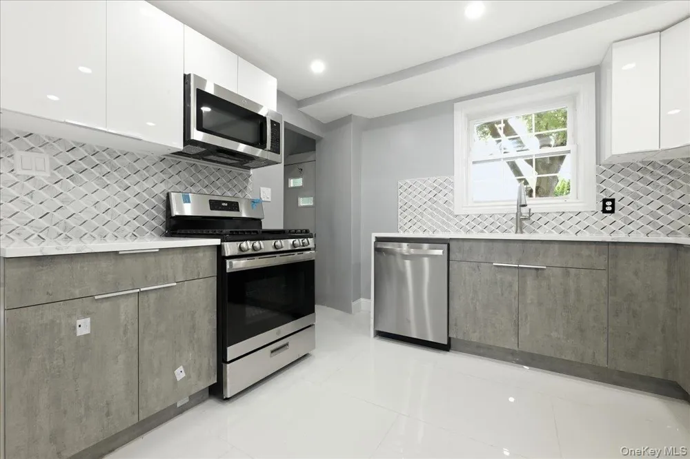 415 Leonard Boulevard New Hyde Park, NY 11040