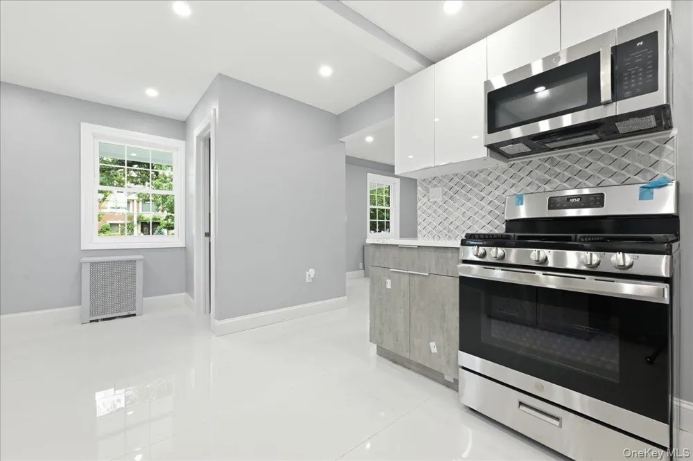415 Leonard Boulevard New Hyde Park, NY 11040