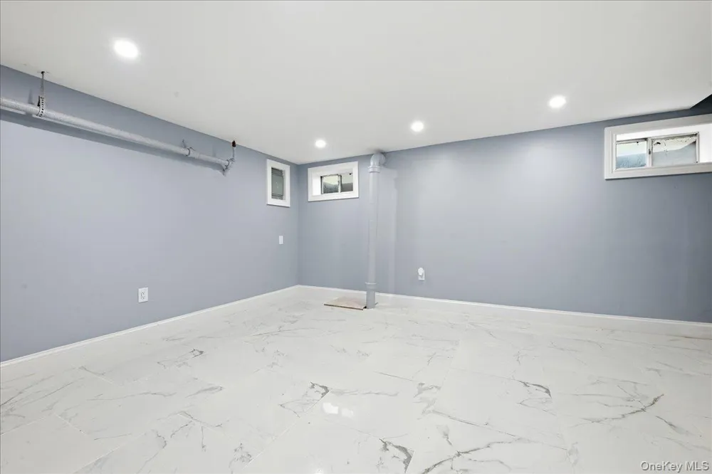 415 Leonard Boulevard New Hyde Park, NY 11040