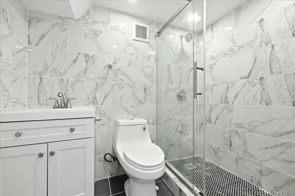 415 Leonard Boulevard New Hyde Park, NY 11040