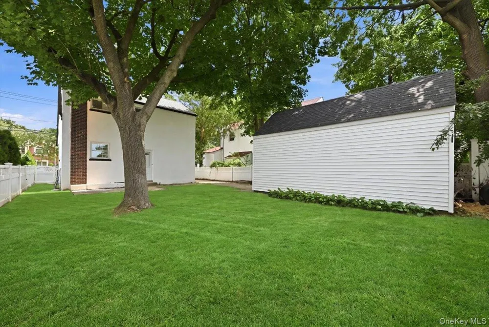 415 Leonard Boulevard New Hyde Park, NY 11040