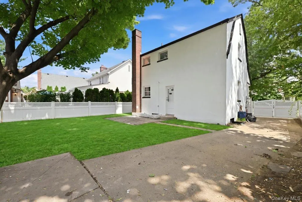 415 Leonard Boulevard New Hyde Park, NY 11040