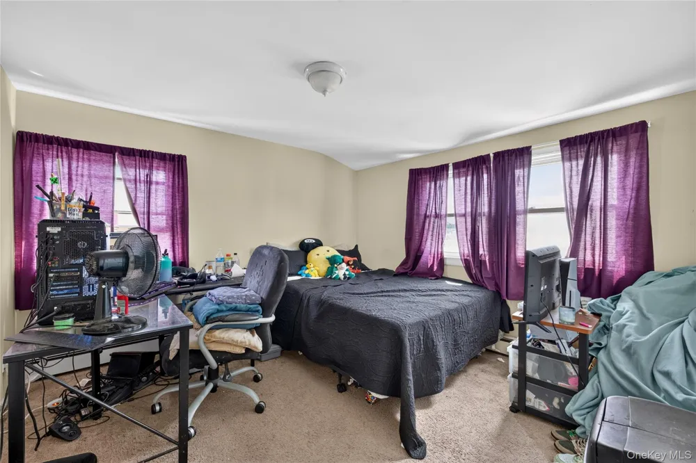 88 Crestwood Boulevard Farmingdale, NY 11735