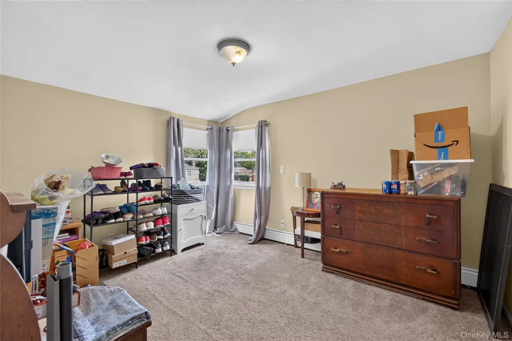 88 Crestwood Boulevard Farmingdale, NY 11735