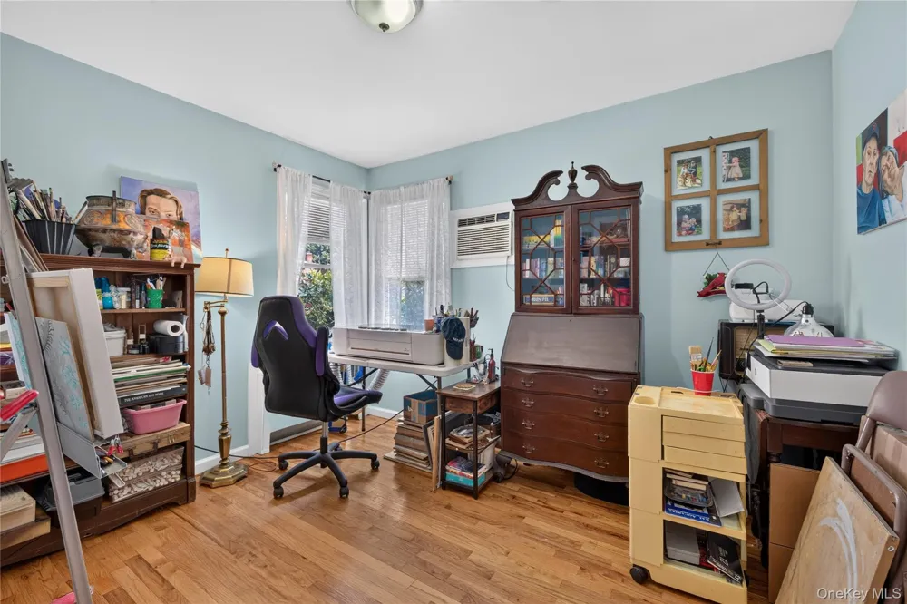 88 Crestwood Boulevard Farmingdale, NY 11735