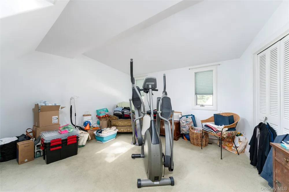 21 Bay Avenue W Hampton Bays, NY 11946