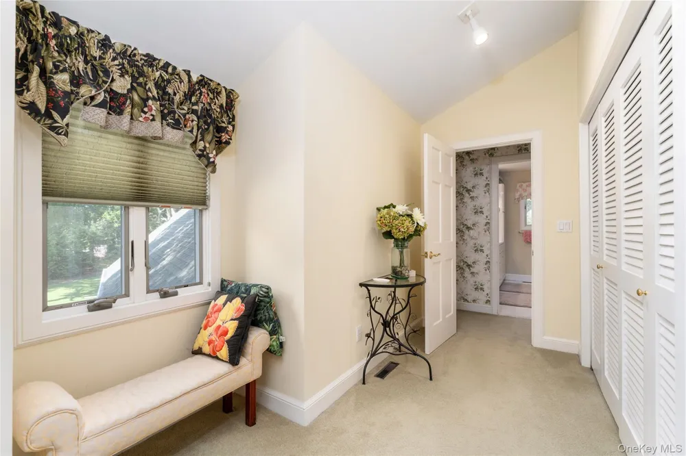 21 Bay Avenue W Hampton Bays, NY 11946