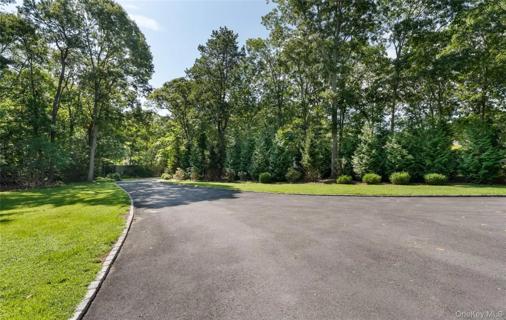 21 Bay Avenue W Hampton Bays, NY 11946