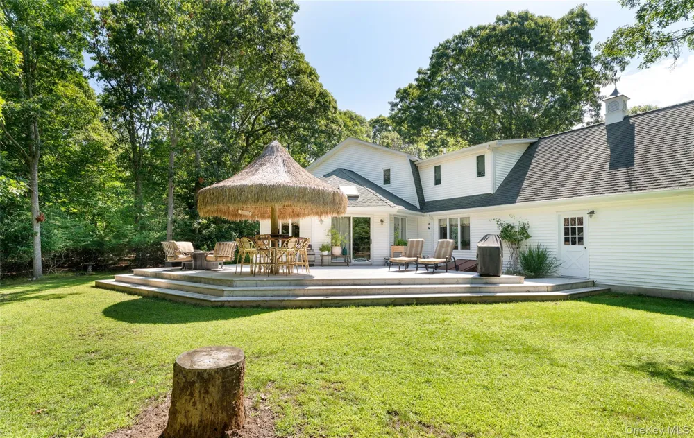 21 Bay Avenue W Hampton Bays, NY 11946
