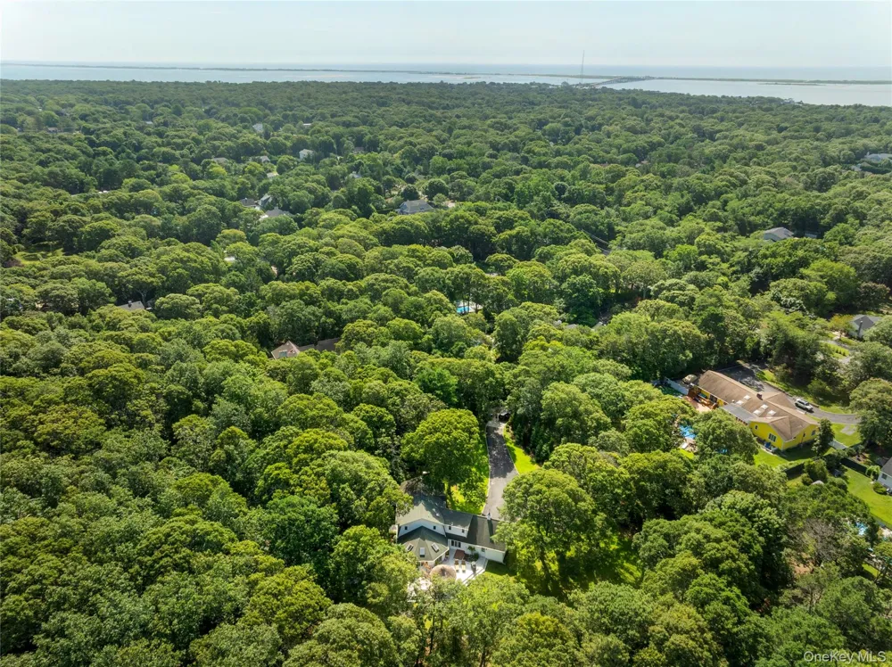 21 Bay Avenue W Hampton Bays, NY 11946