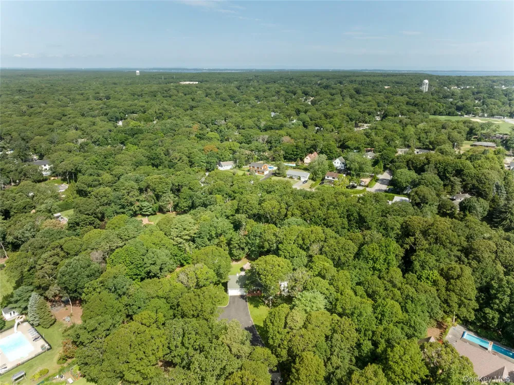 21 Bay Avenue W Hampton Bays, NY 11946
