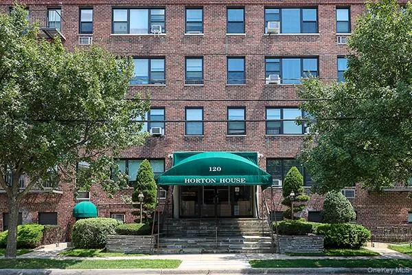 120 Horton Highway #c2 Mineola, NY 11501
