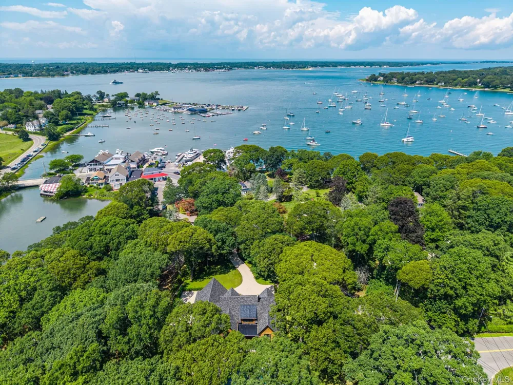 169 Ferry Road Shelter Island, NY 11964