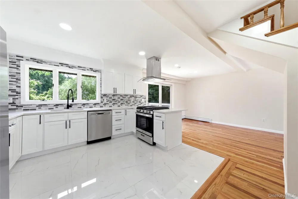 930 Park Drive Wantagh, NY 11793