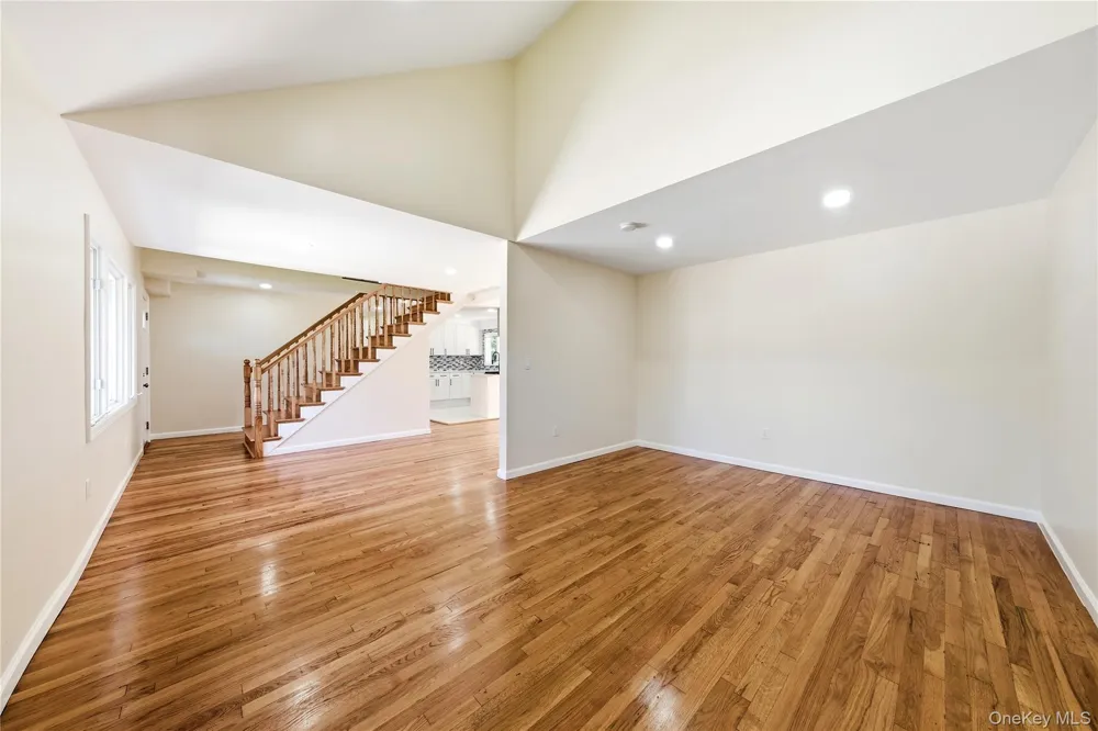 930 Park Drive Wantagh, NY 11793