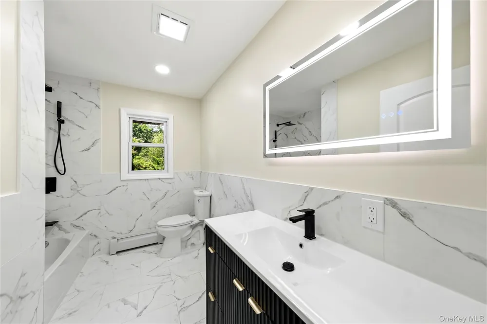 930 Park Drive Wantagh, NY 11793