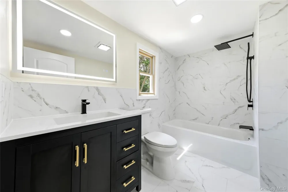930 Park Drive Wantagh, NY 11793