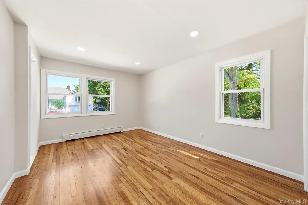 930 Park Drive Wantagh, NY 11793