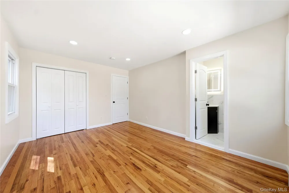 930 Park Drive Wantagh, NY 11793